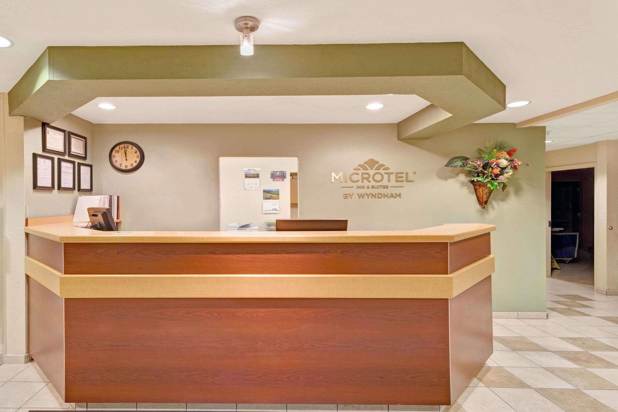 Microtel Inn & Suites By Wyndham Jasper Exterior photo